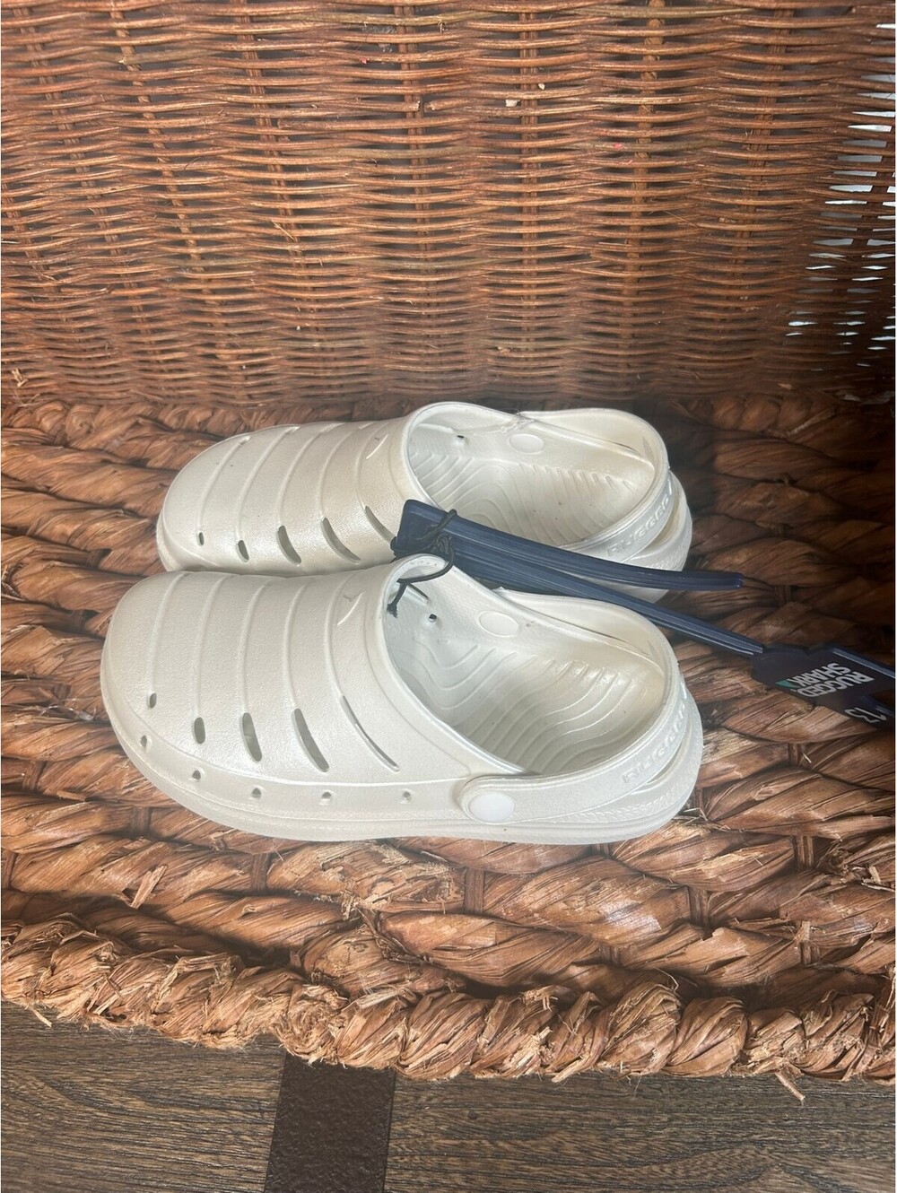 Cream washable clogs size 13 - Picture 3 of 8